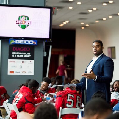 Profile Picture of Michael Haddix Jr (@MichaelHaddixJr) on Twitter