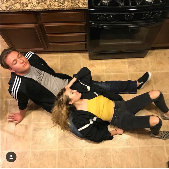 Profile Picture of Randy Grindrod (@rg1616) on Poshmark