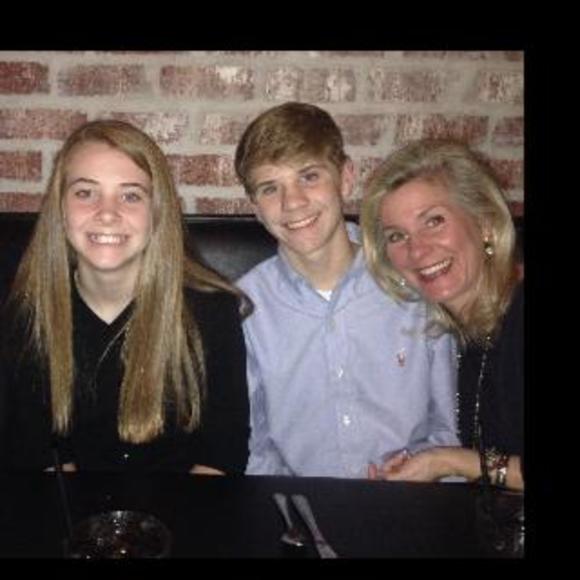 Profile Picture of Katie Andrishok (@katieshok) on Poshmark