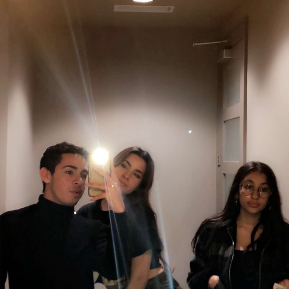 Profile Picture of William Feitoza (@ftxwilliam) on Poshmark