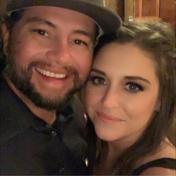 Profile Picture of Amanda Calderon (@amandacalder946) on Poshmark