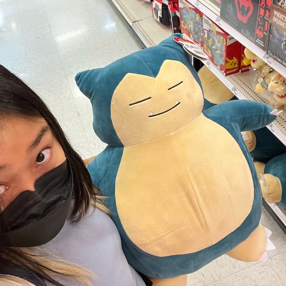 Profile Picture of Chloe Tang (@cchloetang) on Poshmark