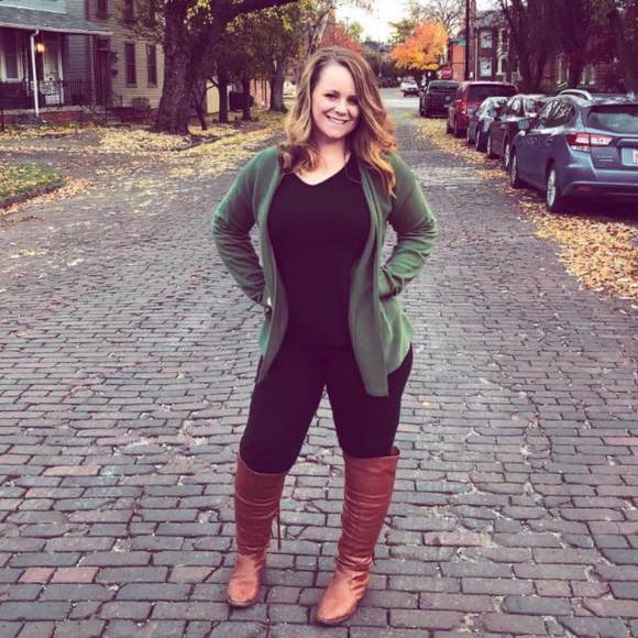 Profile Picture of Heather Leffel (@heatherleffel) on Poshmark