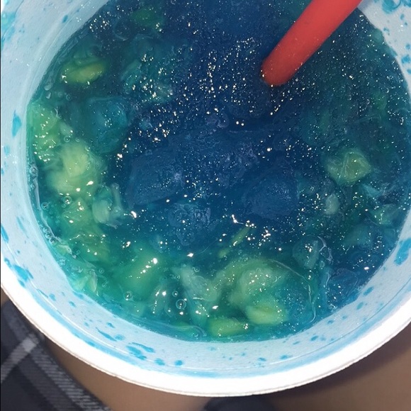 Profile Picture of Katelyn Wagner (@katelynlilyy) on Poshmark