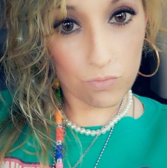 Profile Picture of Marie Crumley (@mariec31) on Poshmark