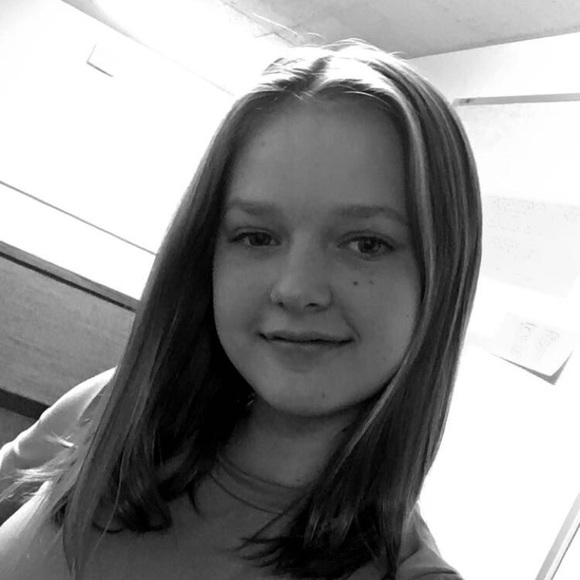 Profile Picture of Grace Draschil (@elenagrace2004) on Poshmark