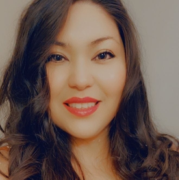 Profile Picture of Marivel Marivel (@marivelmarivel) on Poshmark