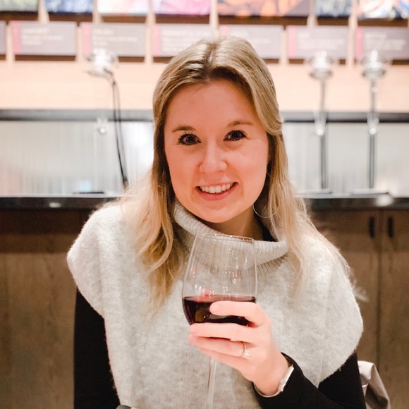 Profile Picture of Kaitlin Connors (@kaitlinconnors3) on Poshmark
