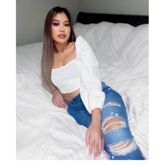 Profile Picture of Jessica Chan (@jchansombath97) on Poshmark