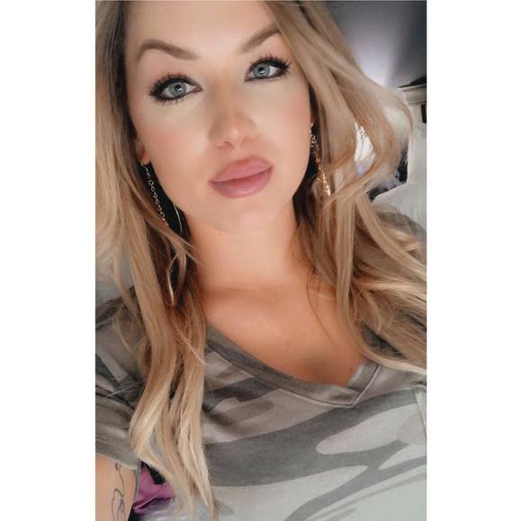 Profile Picture of Larkin Campbell (@larkinci) on Poshmark
