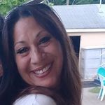 Profile Picture of Joanne Colangelo (@smilesandbangles) on Instagram