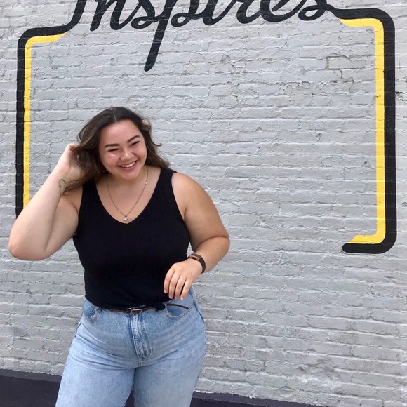 Profile Picture of Sofie Gerstler (@sofielouise) on Poshmark