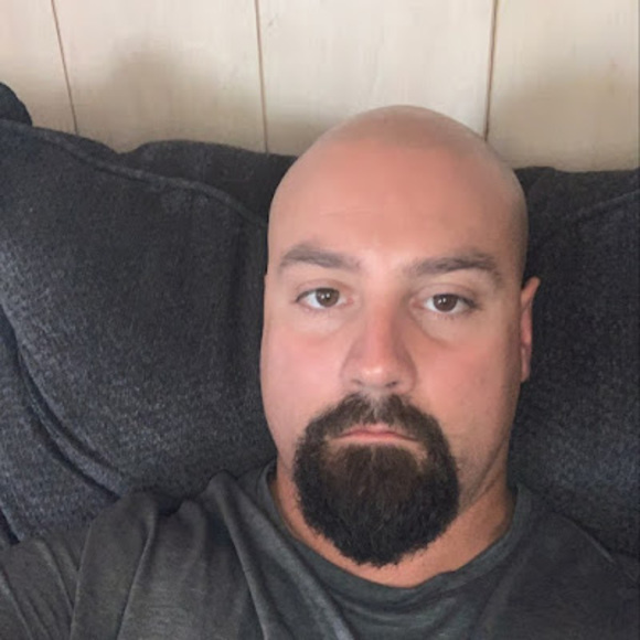 Profile Picture of Ryan Hutton (@ryanhutton775) on Poshmark