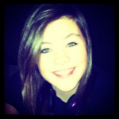 Profile Picture of Holleigh Kate Hutson (@Yo_Its_Holleigh) on Twitter