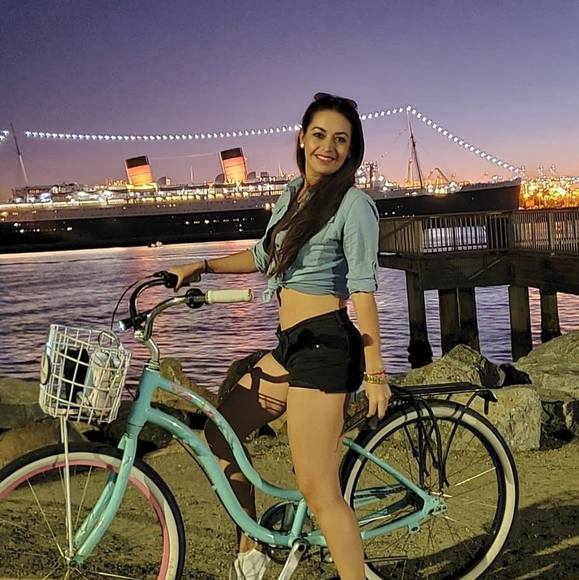 Profile Picture of Rocío Serrano (@rouss_barbye) on Poshmark