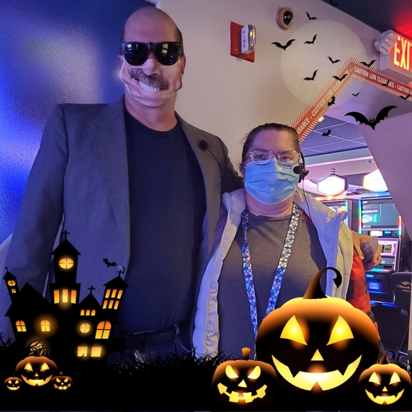 Profile Picture of Stephanie Arnoldussen (@gregbaybee) on Poshmark