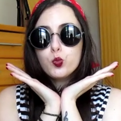 Profile Picture of Julianna Alves (@juliewonderland) on Twitter