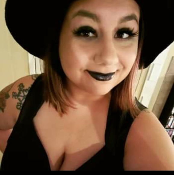 Profile Picture of Desi Eiselstein (@dezi1347) on Poshmark