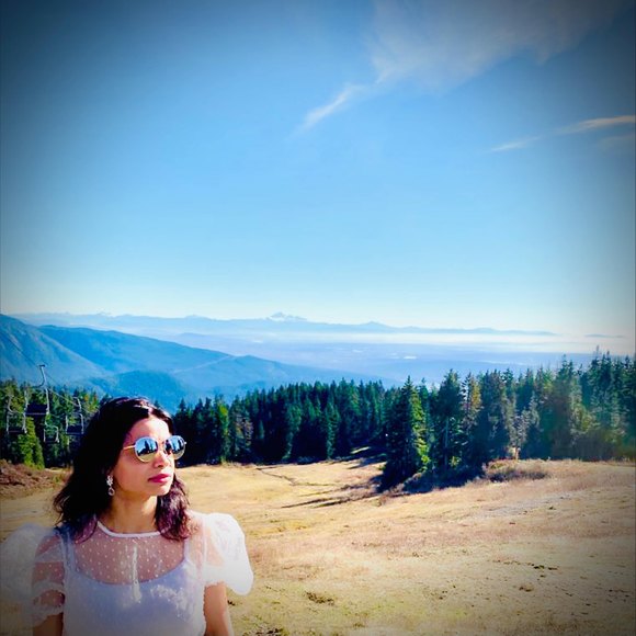 Profile Picture of Amrita Bhalla (@senerita01) on Poshmark