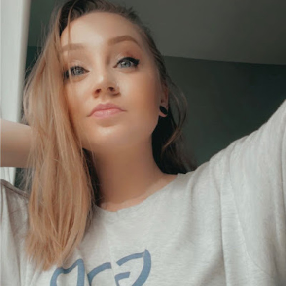 Profile Picture of Jessica Pogue (@jessicapogue545) on Poshmark