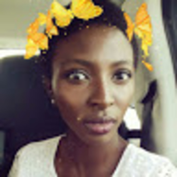 Profile Picture of Tomi Ojejinmi (@tomiojejinmi) on Poshmark