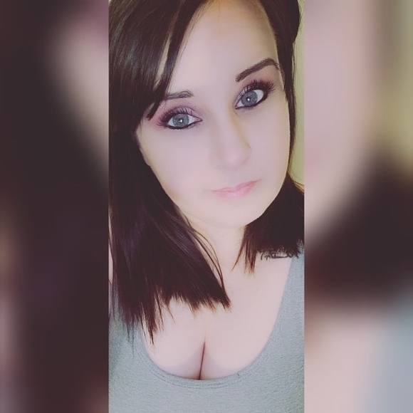 Profile Picture of Crystal Danner (@crydan81) on Poshmark