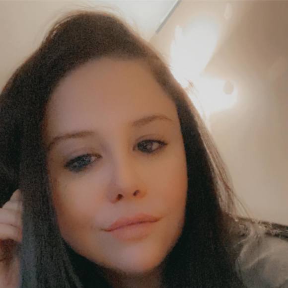 Profile Picture of Sarah Bentz (@sarrr518) on Poshmark