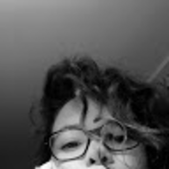 Profile Picture of Jessica Aviles (@javiles40904) on Poshmark