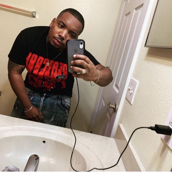Profile Picture of Michael Romero (@elguaappoo) on Poshmark