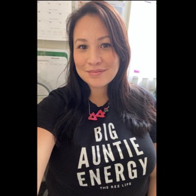 Profile Picture of Auntarchy (@LeahArcand) on Twitter