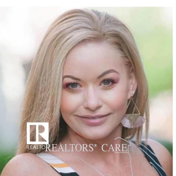 Profile Picture of Debra Freeman pughsley (@debpughsley) on Poshmark