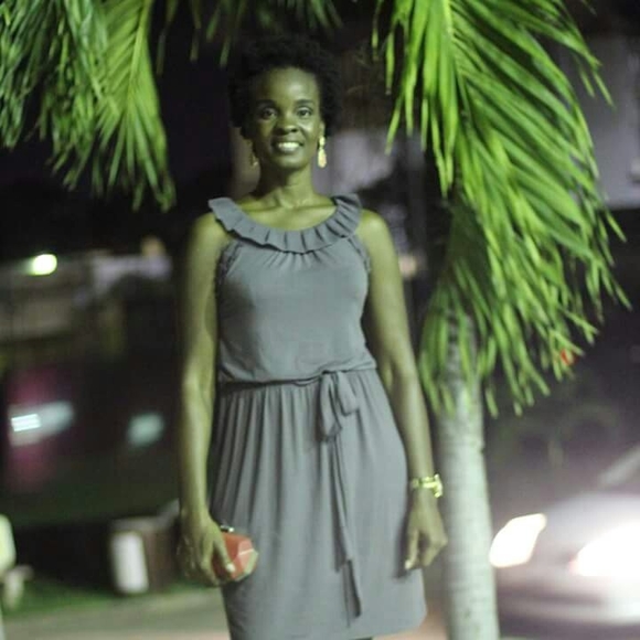Profile Picture of Sharon James hinds (@sharjay) on Poshmark