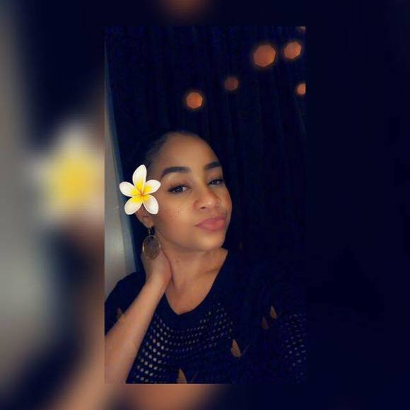 Profile Picture of Eneida Ramirez (@eneidaramirez) on Poshmark