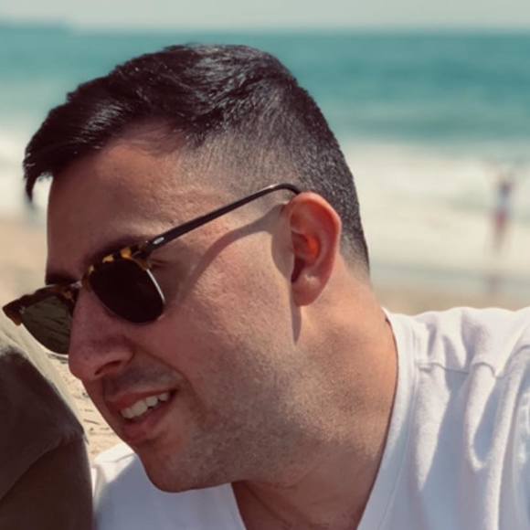 Profile Picture of Evan Pine (@evanpine) on Poshmark