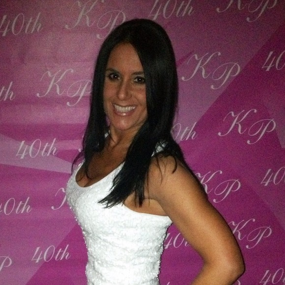 Profile Picture of Lisa Calandra (@lcalandra) on Poshmark