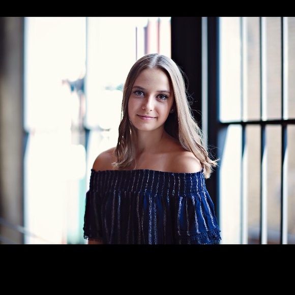Profile Picture of Abby Swanstrom (@abbyswanstrom6) on Poshmark