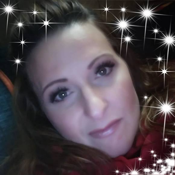 Profile Picture of Amy Reidenbach (@reidenbach80) on Poshmark