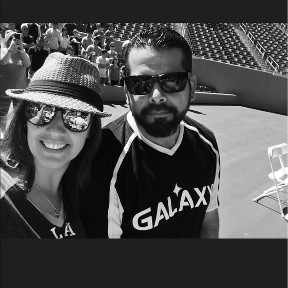 Profile Picture of M Gonzalez (@mgl76) on Poshmark