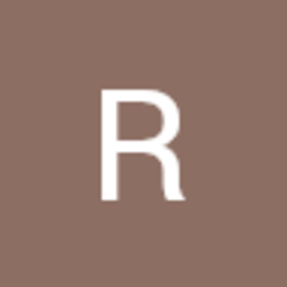 Profile Picture of Robin Alvarez (@robinalvarez749) on Poshmark