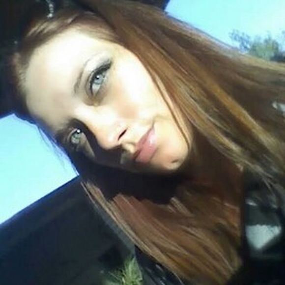 Profile Picture of T.l. Stead (@badkittybratt) on Poshmark