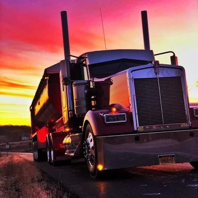 Profile Picture of JESSE LOERA (@TRUCKDRIVERINTL) on Twitter