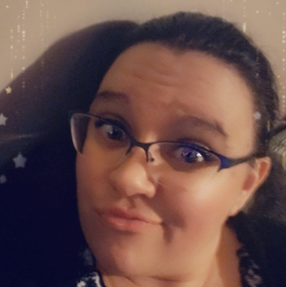 Profile Picture of Alice Noel (@anoel1982) on Poshmark