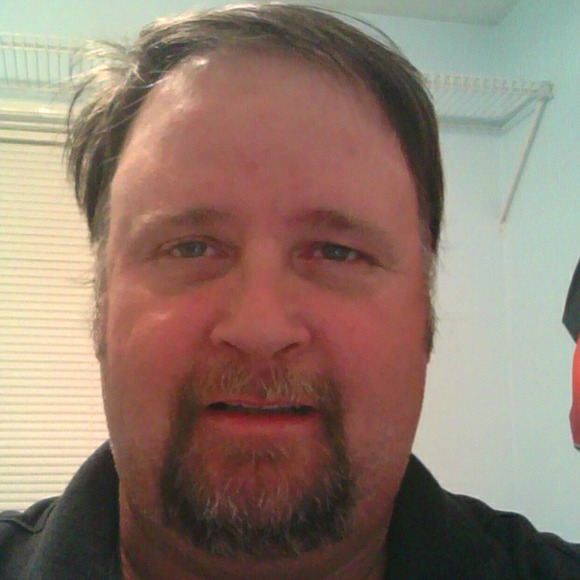 Profile Picture of Robert Grissom (@bobgriss) on Poshmark