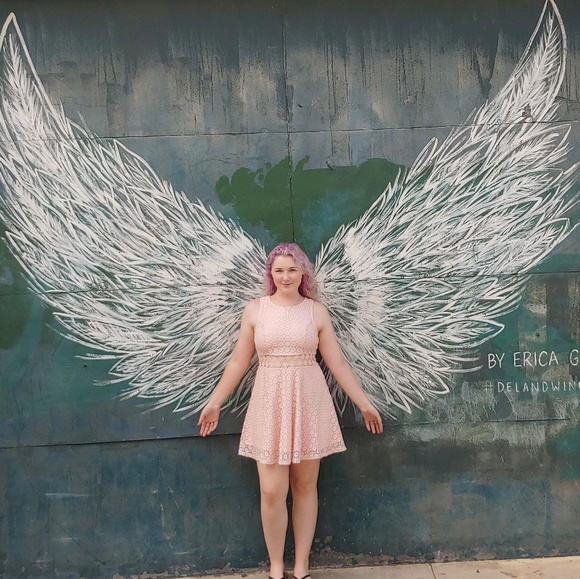 Profile Picture of Heather Bennetheun (@dancer115599) on Poshmark