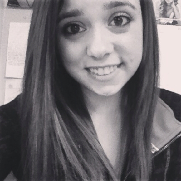Profile Picture of Liz Civetti (@lizcivetti) on Poshmark