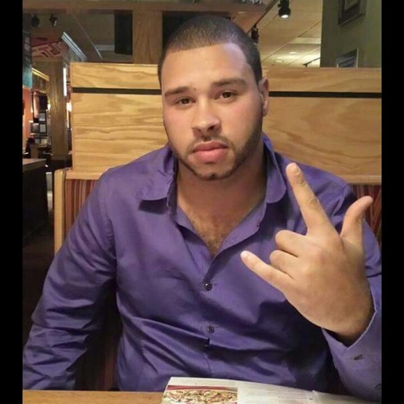 Profile Picture of Thomas Greyer (@tgreyer16) on Poshmark