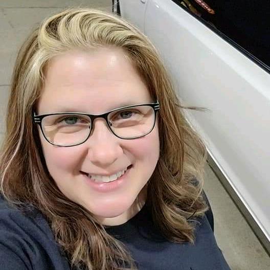 Profile Picture of Leslie (@leslieostrum) on Tiktok