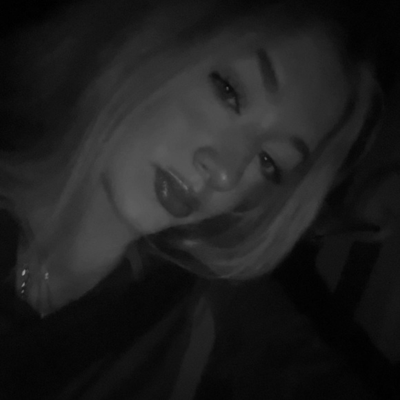 Profile Picture of Kendal Brenneman (@kendalbrenneman) on Poshmark