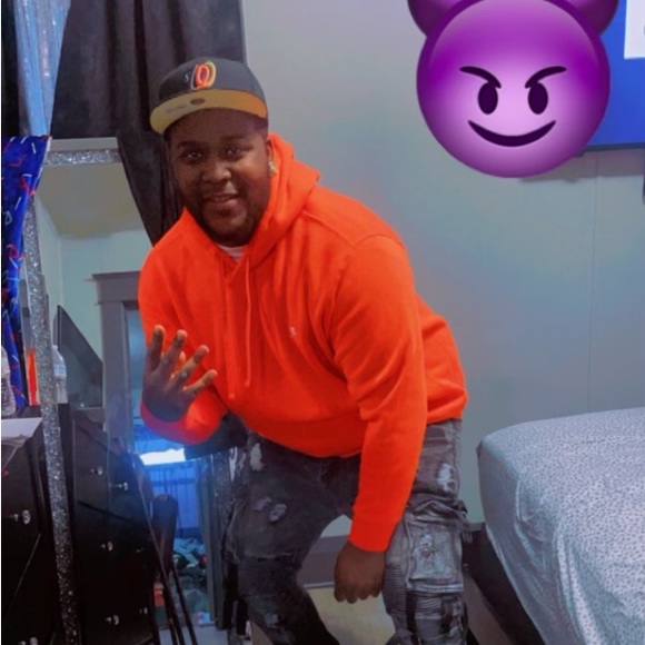 Profile Picture of Elijah Abrams (@eraccz) on Poshmark