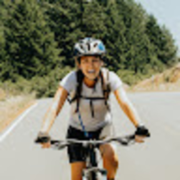 Profile Picture of Bay Thomas (@baythomas) on Poshmark